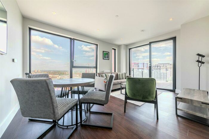 2 Bedroom Apartment To Rent In Avalon Point, Silvocea Way, London, E14