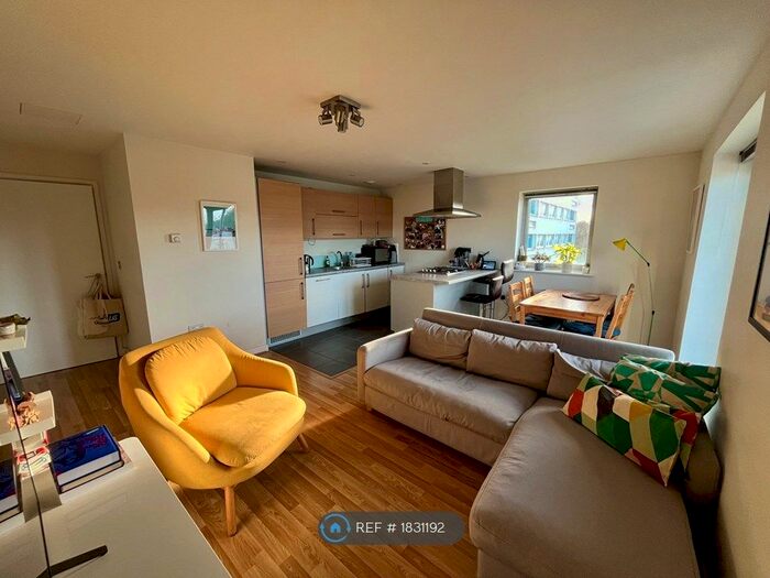 2 Bedroom Flat To Rent In Merchant Street, London, E3