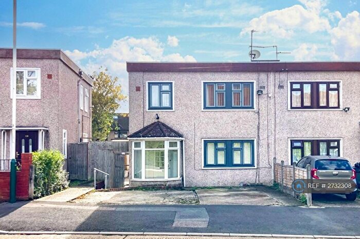 3 Bedroom Semi Detached House To Rent In Colne Drive, Romford, RM3
