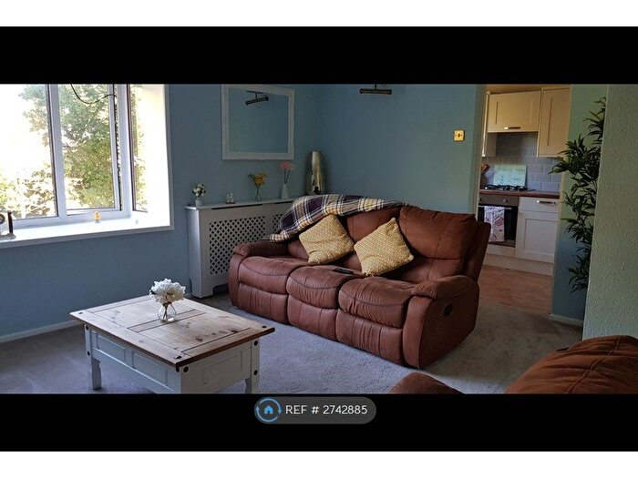 2 Bedroom Flat To Rent In Pixton Way, Croydon, CR0