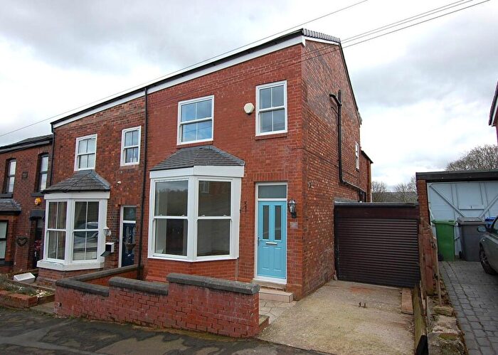 5 Bedroom End Of Terrace House For Sale In Hough Hill Road, Stalybridge, Greater Manchester, SK15