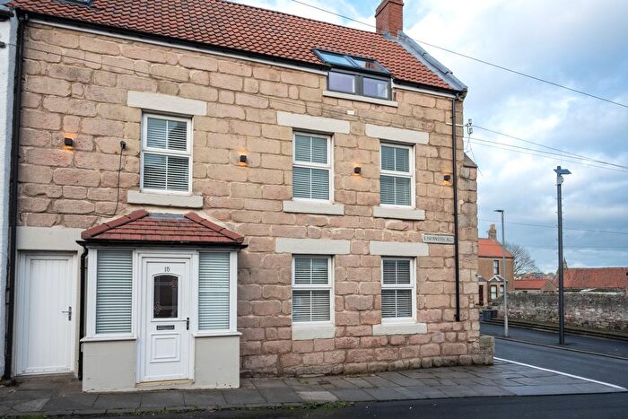 4 Bedroom End Terrace House For Sale In Knowe Head, Berwick-Upon-Tweed, TD15