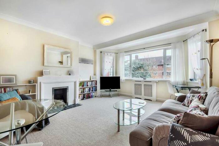 1 Bedroom Apartment To Rent In Sheen Court, Richmond, TW10