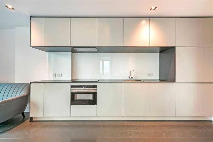 1 Bedroom Flat To Rent In Amory Tower, Marsh Wall, E14