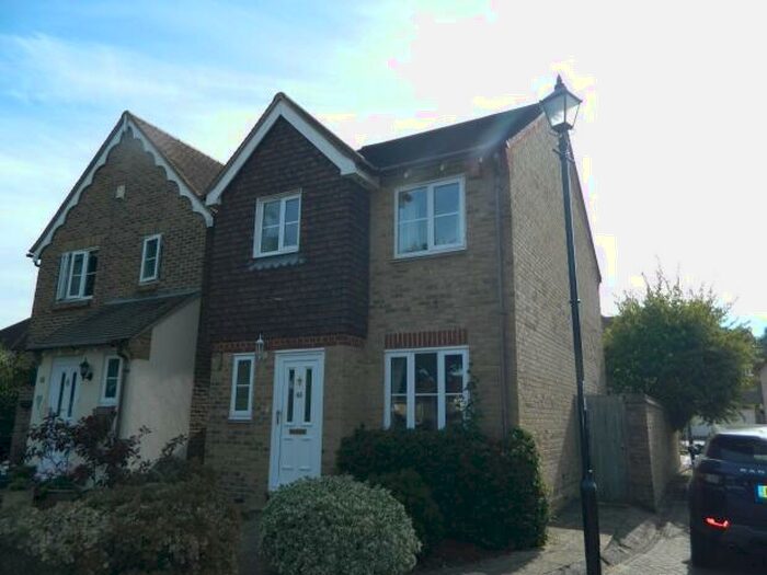 2 Bedroom House To Rent In Tanbridge Park, Horsham, RH12