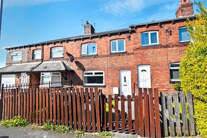 3 Bedroom Town House To Rent In Firth Avenue, Beeston, Leeds, LS11