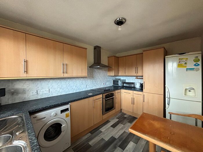 3 Bedroom Maisonette To Rent In Plumstead Avenue, Milton Keynes, MK13