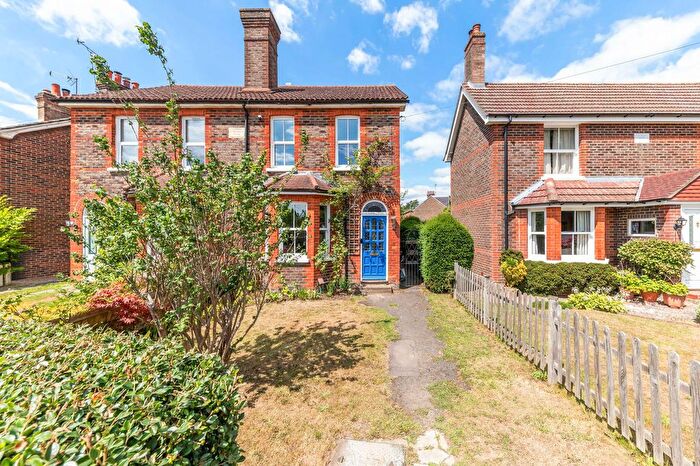 3 Bedroom Cottage For Sale In Holland Lane, Oxted, RH8