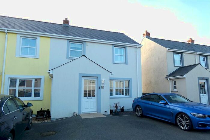 2 Bedroom End Of Terrace House For Sale In Hall Court, Johnston, Haverfordwest, SA62