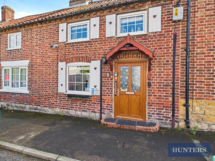 2 Bedroom Cottage For Sale In Hunmanby Street, Muston, Filey, YO14