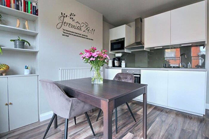 1 Bedroom Apartment For Sale In Lithos Road, NW3