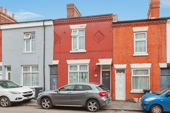 3 Bedroom Terraced House For Sale In Parry Street, Leicester, LE5