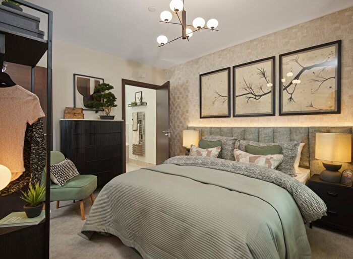 1 Bedroom Apartment For Sale In The Head Quarters, Military Head Quarters Building, Steeles Road, GU11