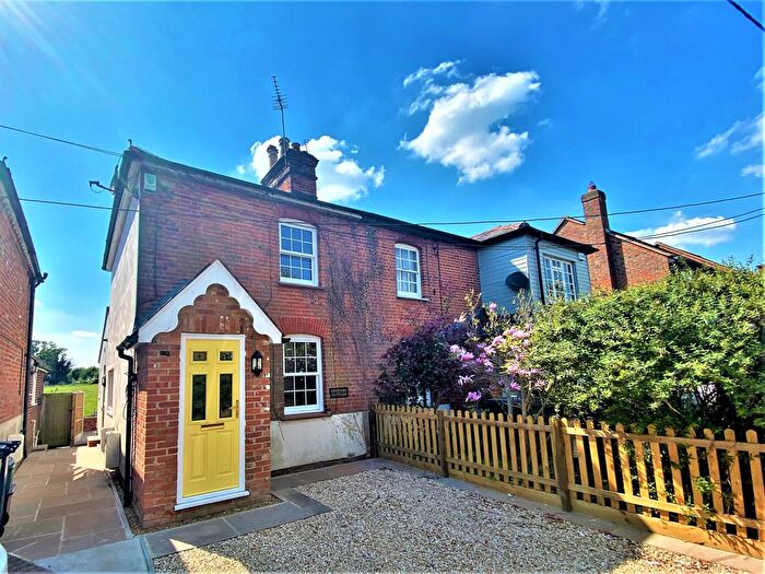 2 Bedroom Semi Detached House To Rent In Bovingdon Green, Marlow, Buckinghamshire, SL7