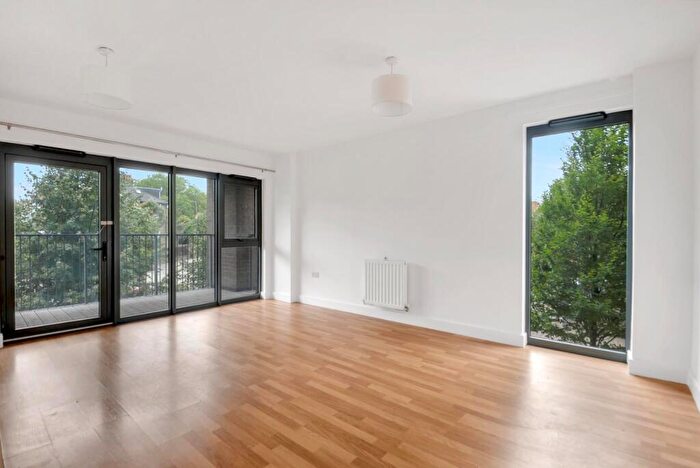 1 Bedroom Flat For Sale In Green Lanes Walk, London, N4