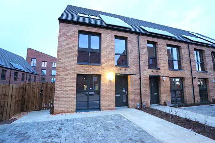 4 Bedroom Terraced House To Rent In Griffin Road, Muirhouse, Edinburgh, EH4