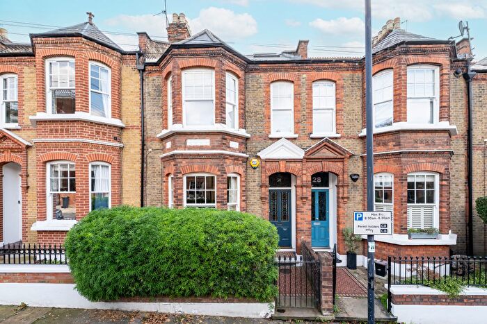 6 Bedroom Terraced House For Sale In Iveley Road, London, SW4