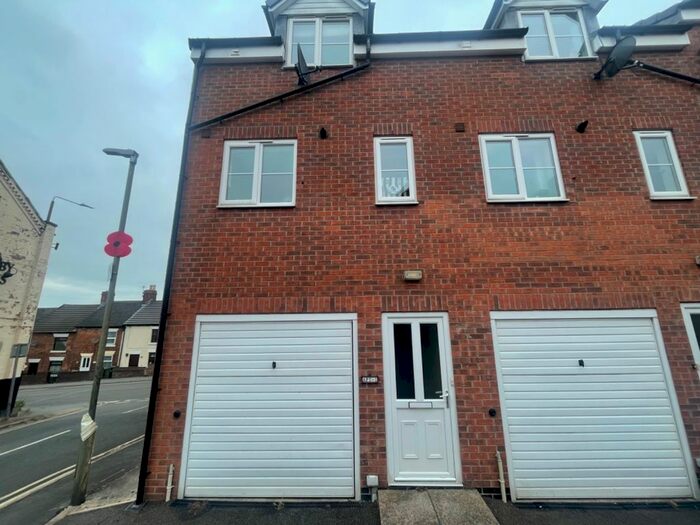 2 Bedroom Town House To Rent In East Nelson Street, Heanor, Derbyshire, DE75