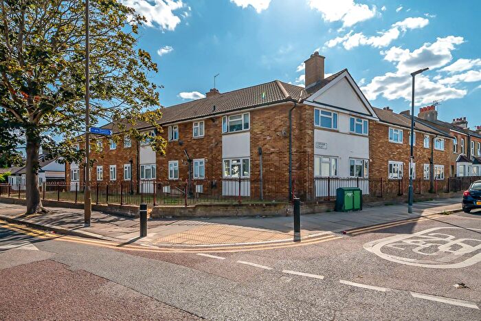 1 Bedroom Flat For Sale In Swingate Lane, Plumstead, SE18