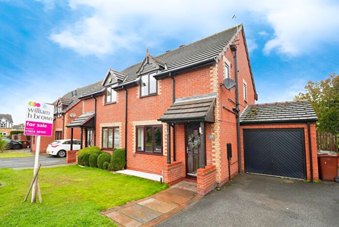 3 Bedroom Semi-Detached House For Sale In Greenside Park, New Crofton, Wakefield, WF4