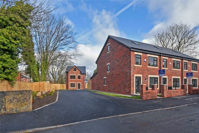 4 Bedroom End Of Terrace House To Rent In Broad Lane, Rochdale, Greater Manchester, OL16