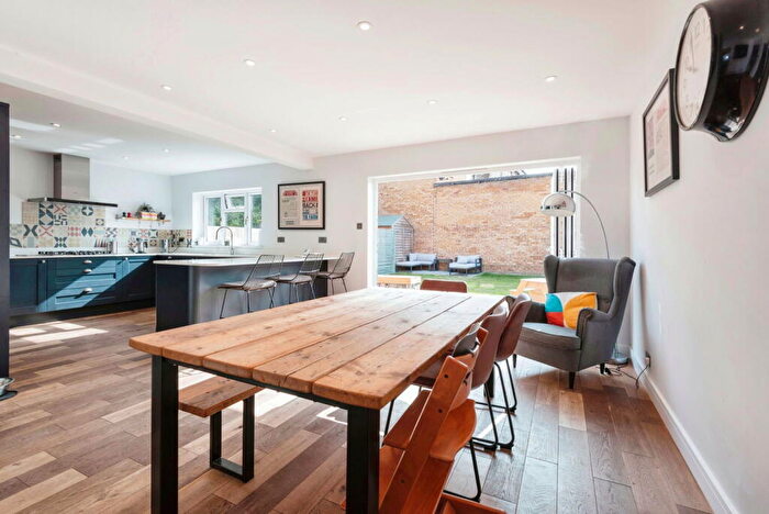 4 Bedroom Detached House For Sale In Iveldale Drive, Shefford, SG17