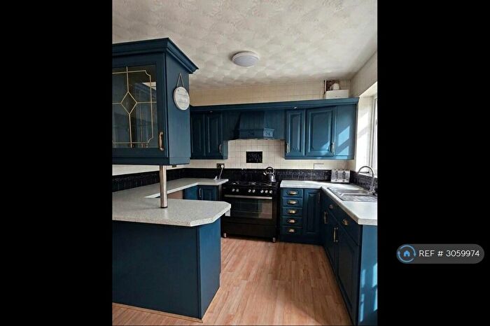 4 Bedroom Semi-Detached House To Rent In Claybank Street, Heywood, OL10