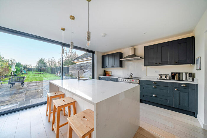 4 Bedroom Semi Detached House For Sale In Farleigh Road, Warlingham, CR6