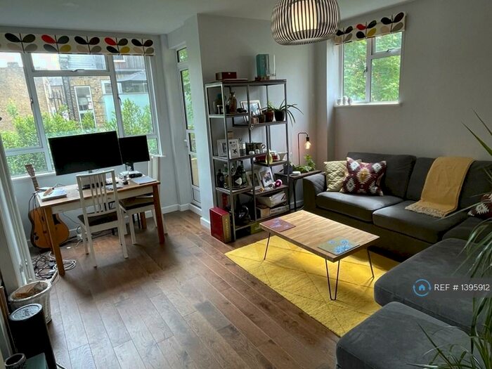 2 Bedroom Flat To Rent In Thurleigh Court, London, SW12