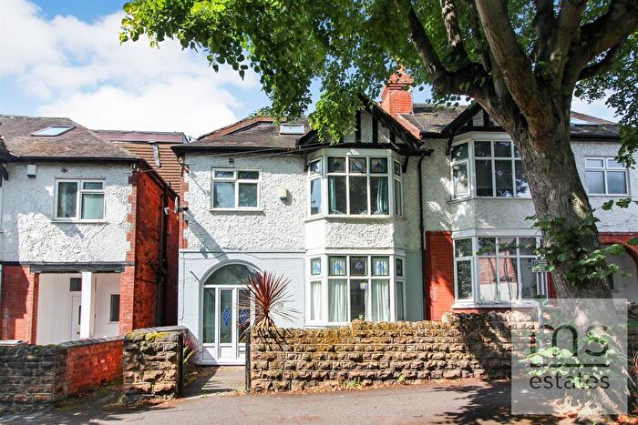 8 Bedroom Semi-Detached House To Rent In Harlaxton Drive, Nottingham, NG7