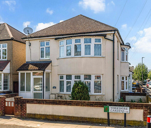 1 Bedroom House To Rent In Yorkshire Gardens, London, N18