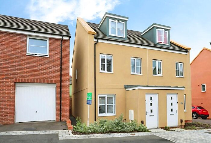 3 Bedroom Semi-Detached House For Sale In Coleford Road, Oakley Grange, Cheltenham, GL52