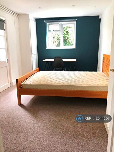 2 Bedroom Flat To Rent In Etta Street, London, SE8