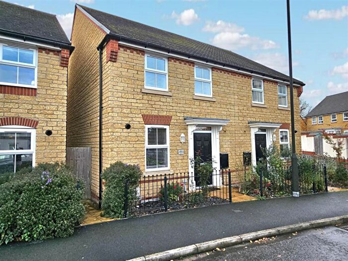 3 Bedroom Semi Detached House For Sale In Guan Road, Brockworth, Gloucester, GL3