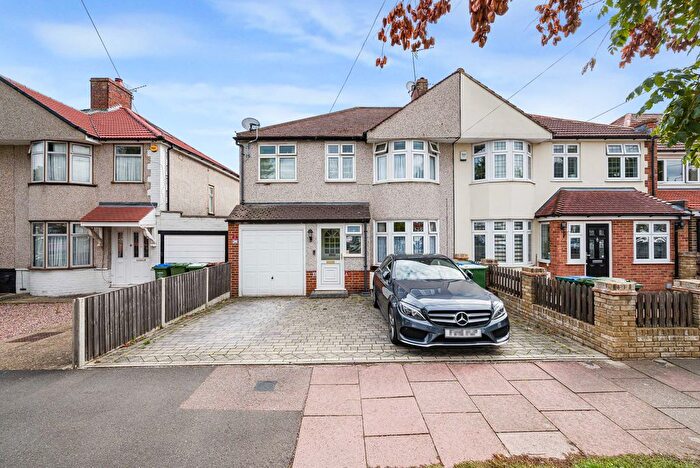 4 Bedroom Semi Detached House For Sale In Sherwood Park Avenue, Sidcup, DA15
