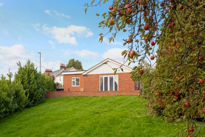 4 Bedroom Detached House To Rent In Cronks Hill Road Redhill, RH1