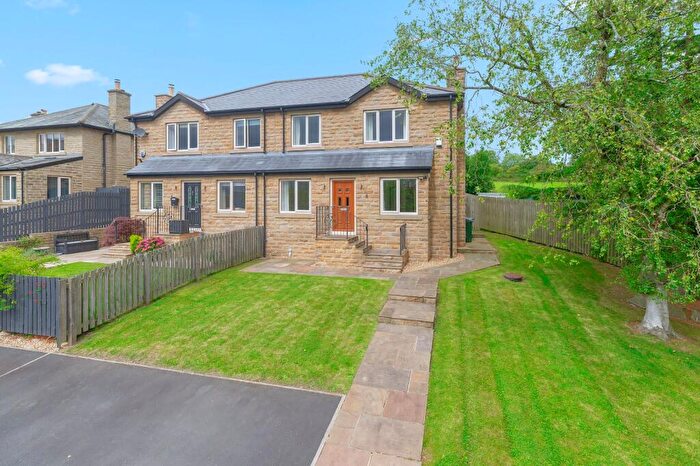 4 Bedroom Semi-Detached House For Sale In Crossfield View, Silsden, West Yorkshire, BD20