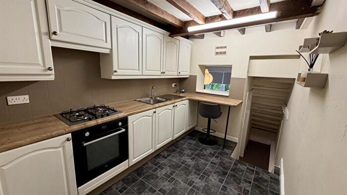 1 Bedroom Property To Rent In Stoney Royd Terrace, Halifax, HX3