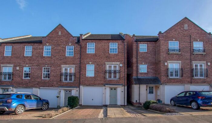 4 Bedroom Terraced House To Rent In Monarch Way, Sovereign Park, York, YO26