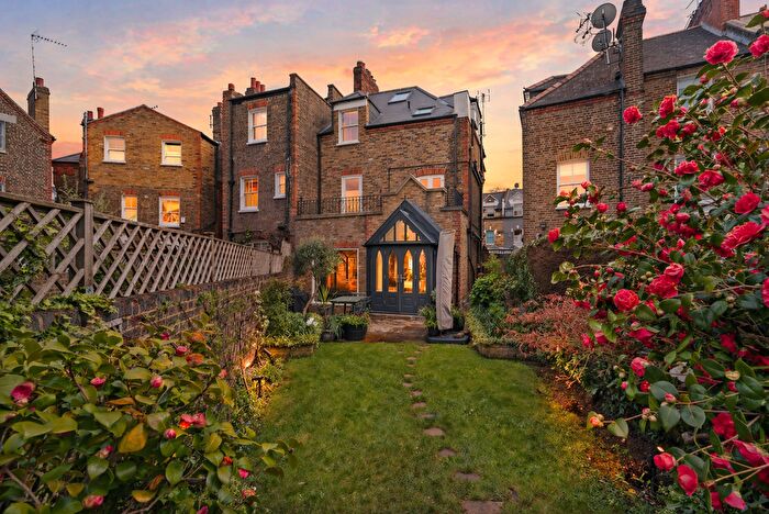 5 Bedroom Semi Detached House For Sale In Fulham Park Gardens, London, SW6