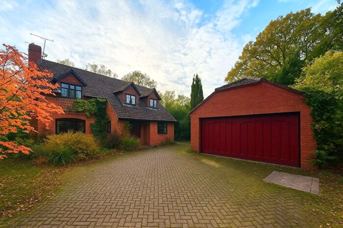 4 Bedroom Detached House For Sale In Gilbert Way, Finchampstead, Wokingham, Berkshire, RG40