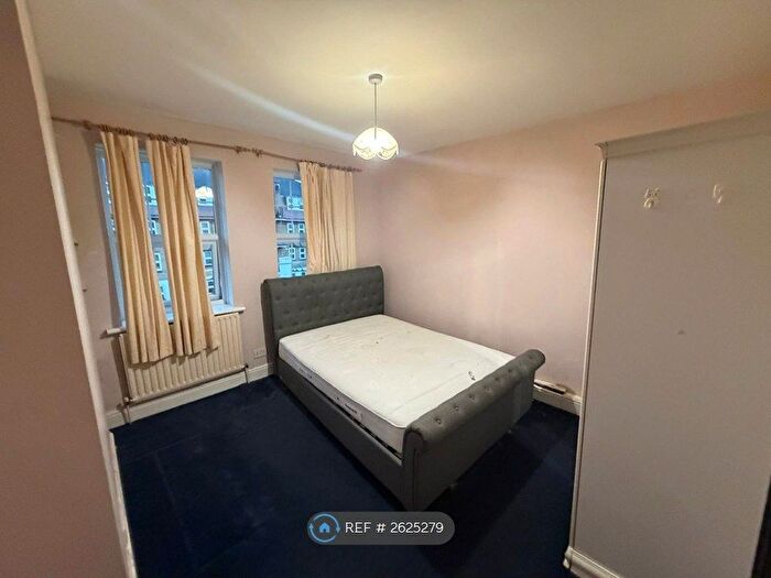3 Bedroom Flat To Rent In Manor Road, London, E15