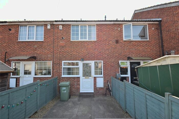 2 Bedroom Town House To Rent In Ashfield Close, Leeds, West Yorkshire, LS15