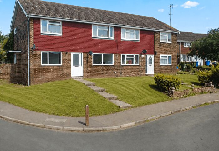 2 Bedroom Flat For Sale In St Pauls Road, Boughton-under-Blean, ME13