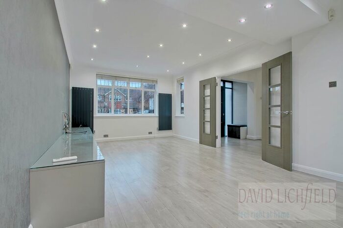 5 Bedroom Detached House To Rent In Bourne End Road, Northwood, HA6