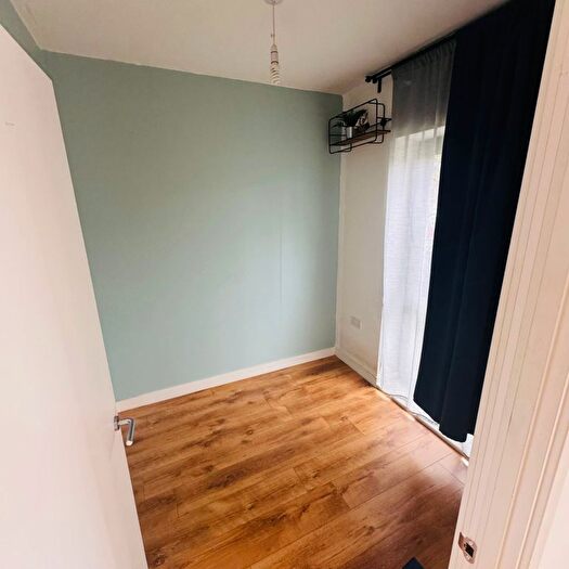 4 Bedroom Terraced House For Sale In Isambard Road, UB2