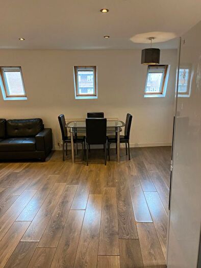 3 Bedroom Flat To Rent In Walworth Road, London, SE17