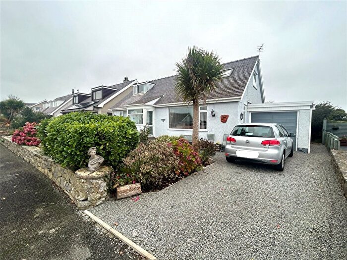 4 Bedroom Bungalow For Sale In Nant Bychan, Moelfre, Isle Of Anglesey, LL72