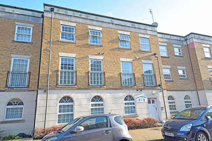 2 Bedroom Flat For Sale In Tarragon Road, Maidstone, ME16