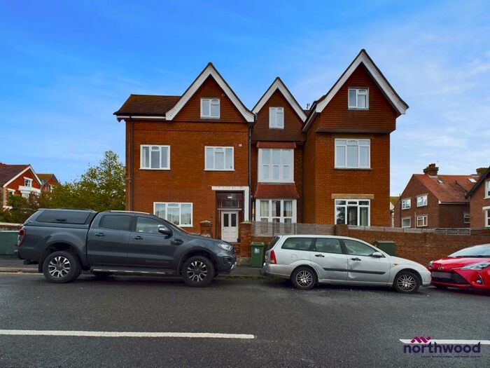 2 Bedroom Flat To Rent In Eversfield Road, Eastbourne, BN21